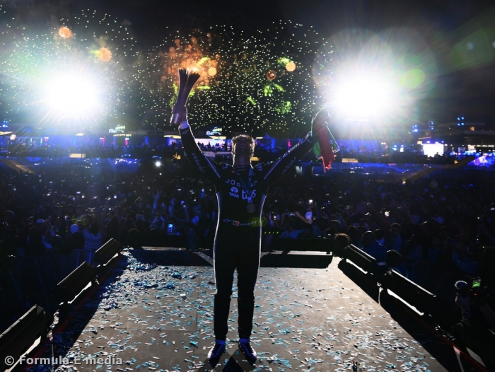 Da Costa steers to first WIN with Jaguar in Jeddah E-prix