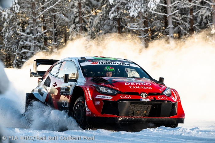 Evans takes charge as Rally Sweden battle intensifies