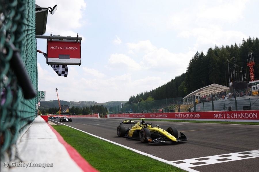 Duerksen withstands the pressure to win at Spa