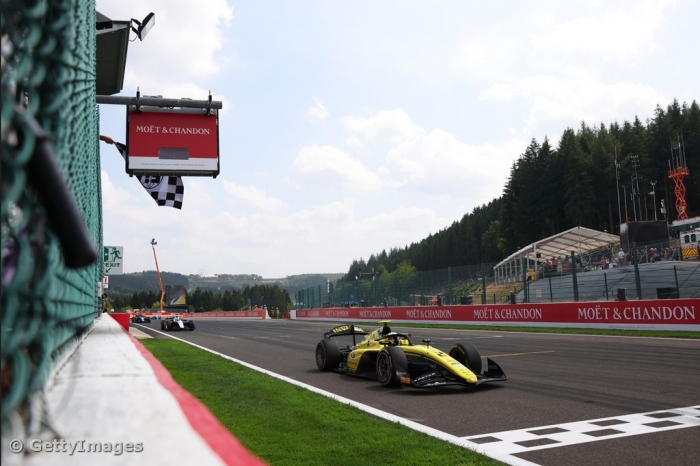 Duerksen withstands the pressure to win at Spa