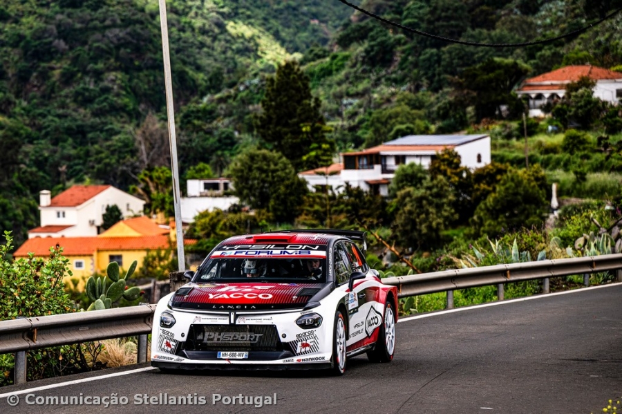 Lancia enfrenta o seu primeiro desafio de terra no WRC