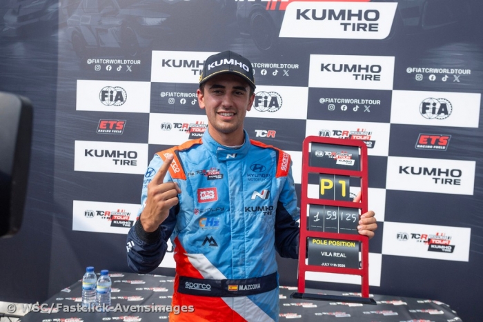Azcona storms to the pole and takes the points lead