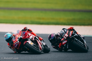 Marc Marquez takes title lead with Sprint win