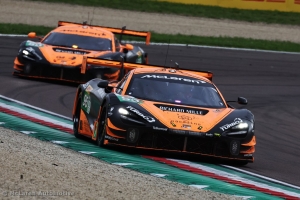 McLaren GT3 EVO scores crucial points in Imola