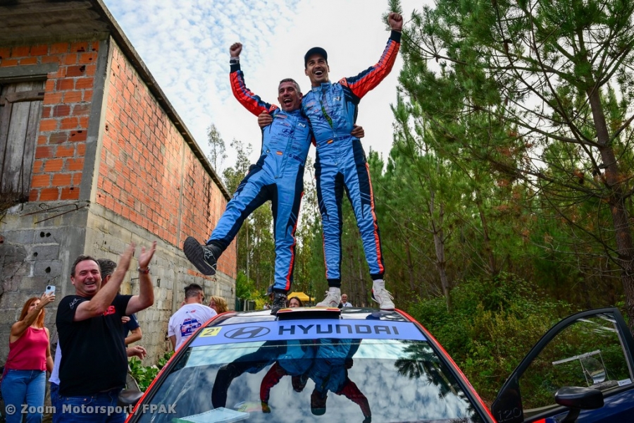 Dani Sordo vence e sagra-se Campeão