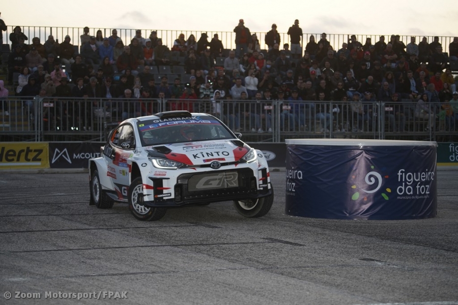 Kris Meeke é o primeiro líder do CPR no Rally de Portugal