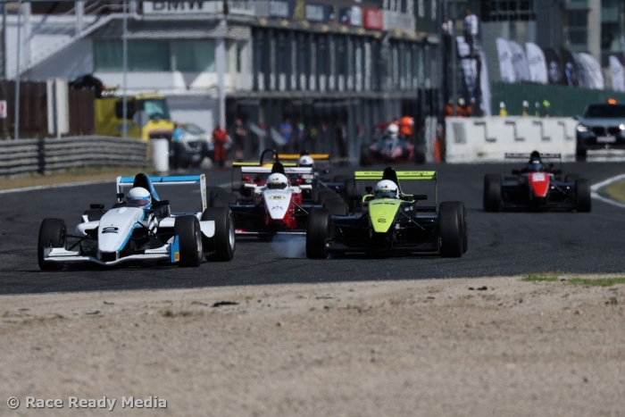 Fernando Mayer Gaspar vence duas corridas muito disputadas
