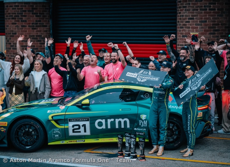 Jessica Hawkins Crowned British GT4 Silver Cup Champion
