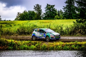 Kelly keeps cool to celebrate victory in Finland