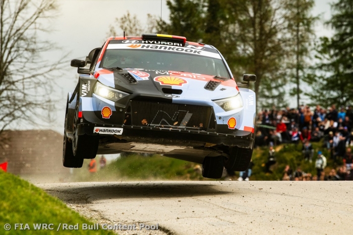 Neuville strikes as Saturday drama turns Croatia Rally on its head