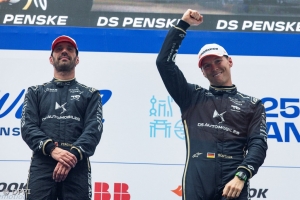 DS Automobiles com pole e dobradinha em Xangai
