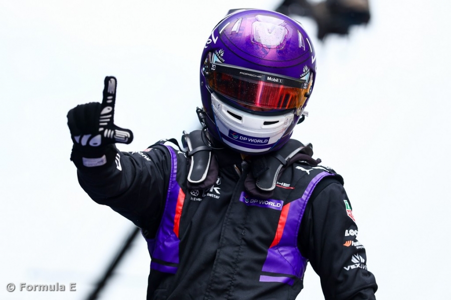 Wehrlein waltzes to Win Shanghai E-PRIX