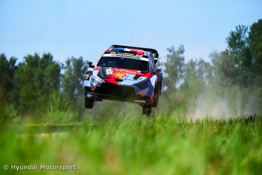 Adrien Fourmaux and Alexandre Coria claim third place