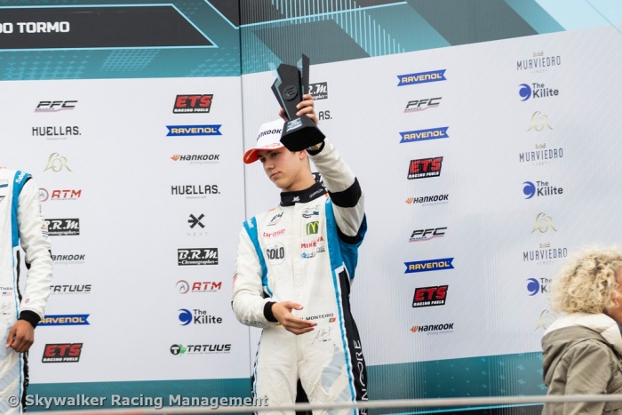 Noah Monteiro com tr&ecirc;s p&oacute;dios em Val&ecirc;ncia